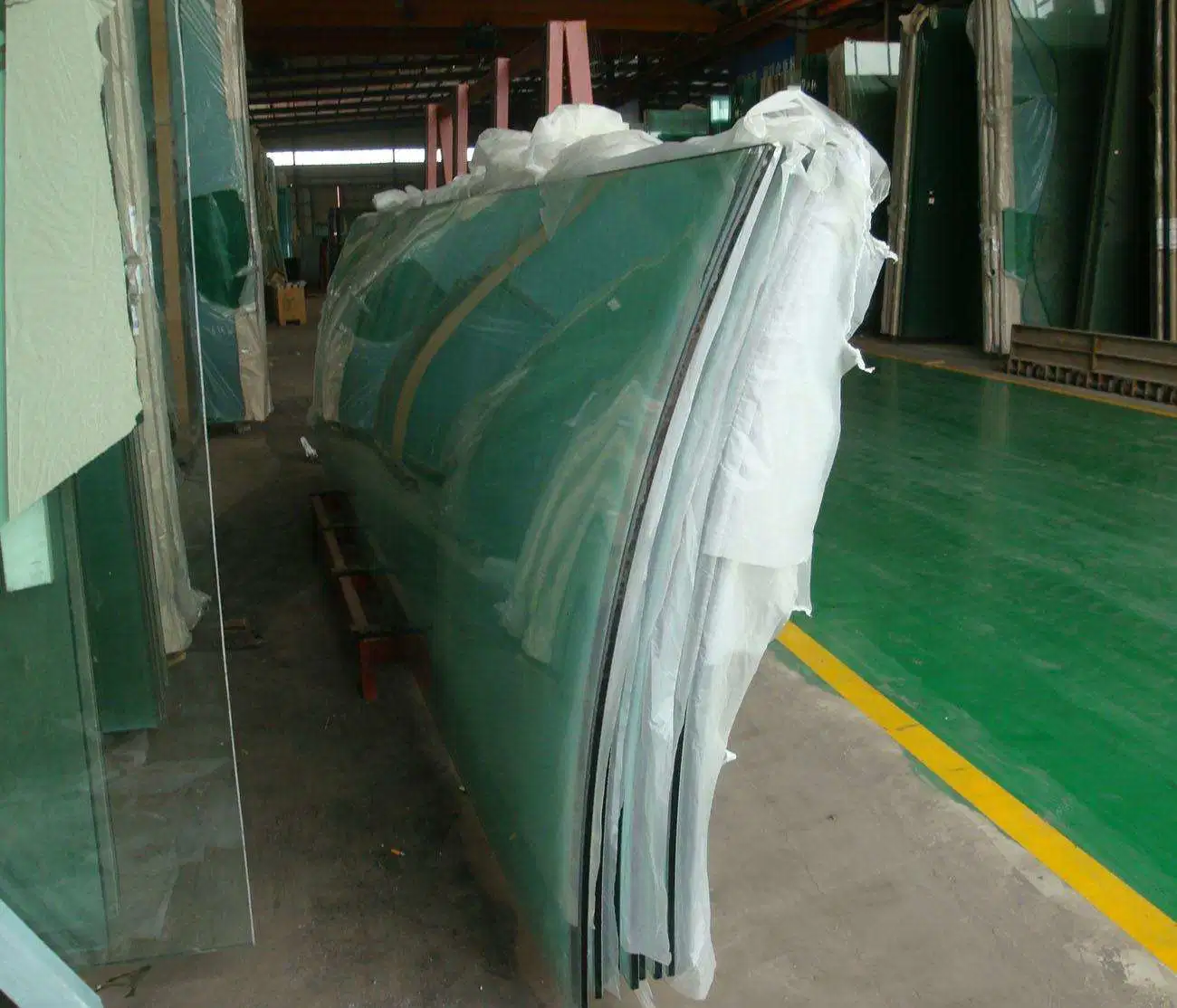 664 Curved Laminated Tempered Glass for Ceiling Wall