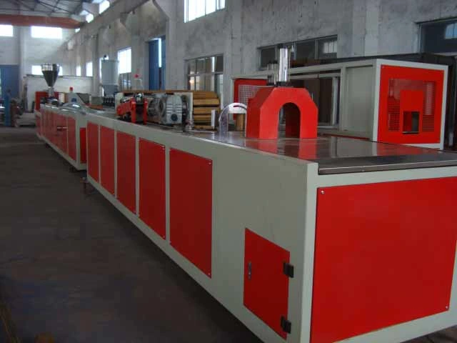 WPC PVC Profile Extrusion Machine/Twin Screw Extruding Door Board/Ceiling Panel