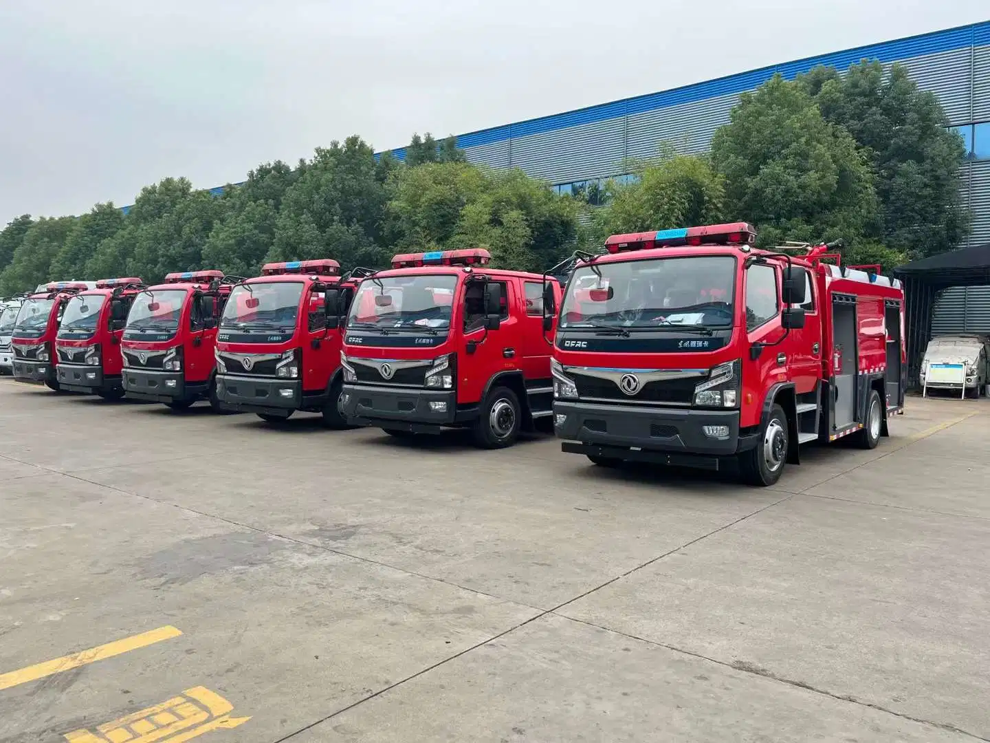 Fabricante chinês 6X4 4X4 4X2 camião de combate a incêndios 5000L 10000L 15000L combate a incêndios em tanques de espuma e água Dongfeng Camião