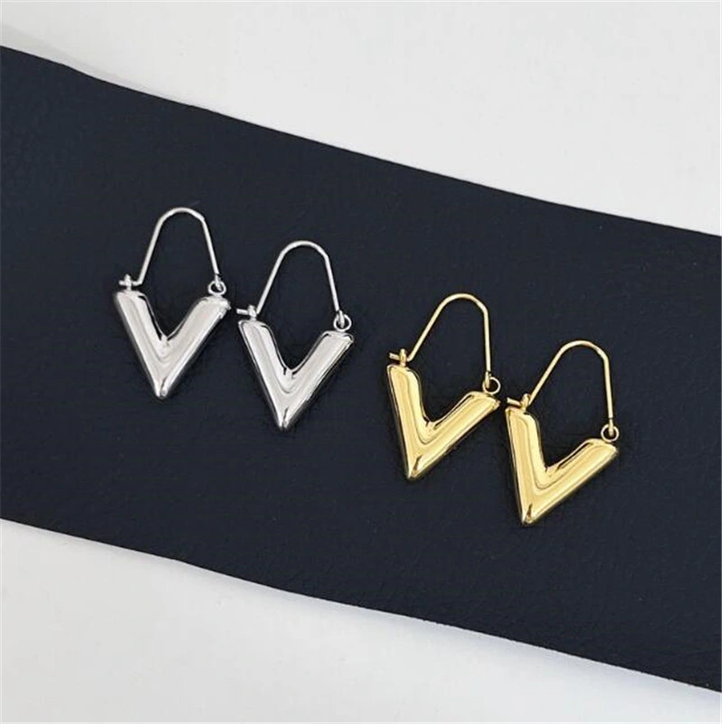 Bijoux de marque de luxe simple Design V lettre boucles d'oreilles pour femmes Puces d'oreilles élégantes en acier inoxydable couleur or