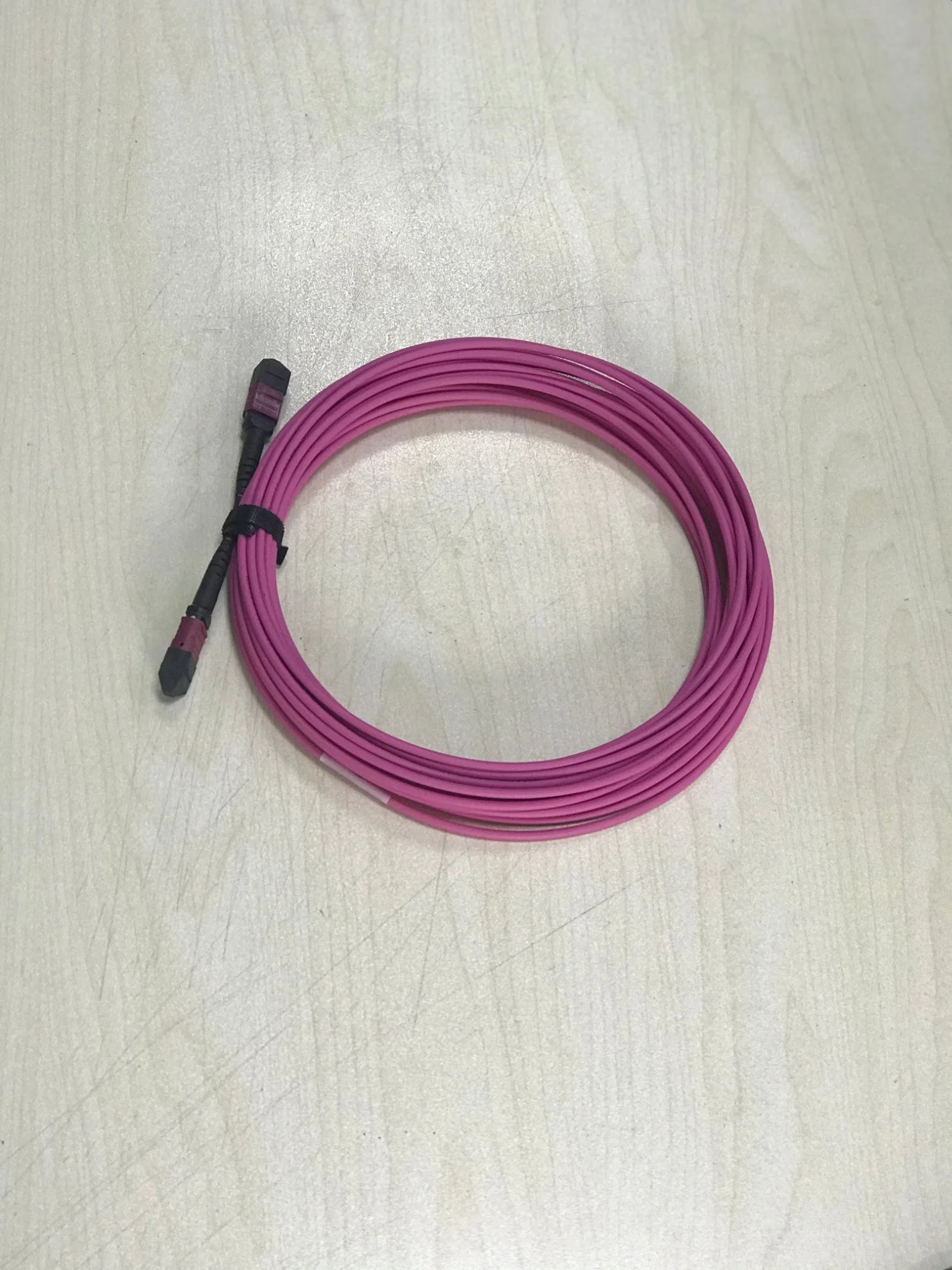 Fiber Optic Jumper MTP (female) -MTP (female) Standard Elite Loss Om4 12 Core Mini Round Cable 10m Polarity a/ B/C