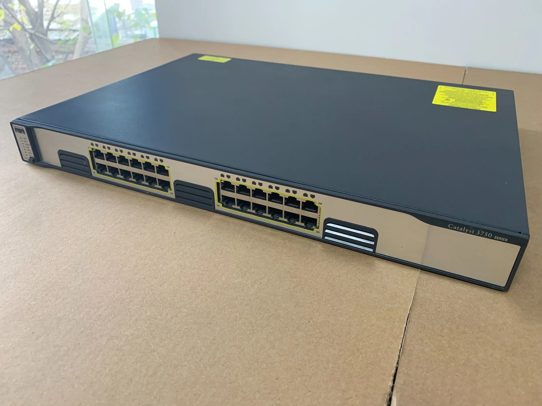 Promotion Price Cisco 24 Port Switch Fob Reference Price