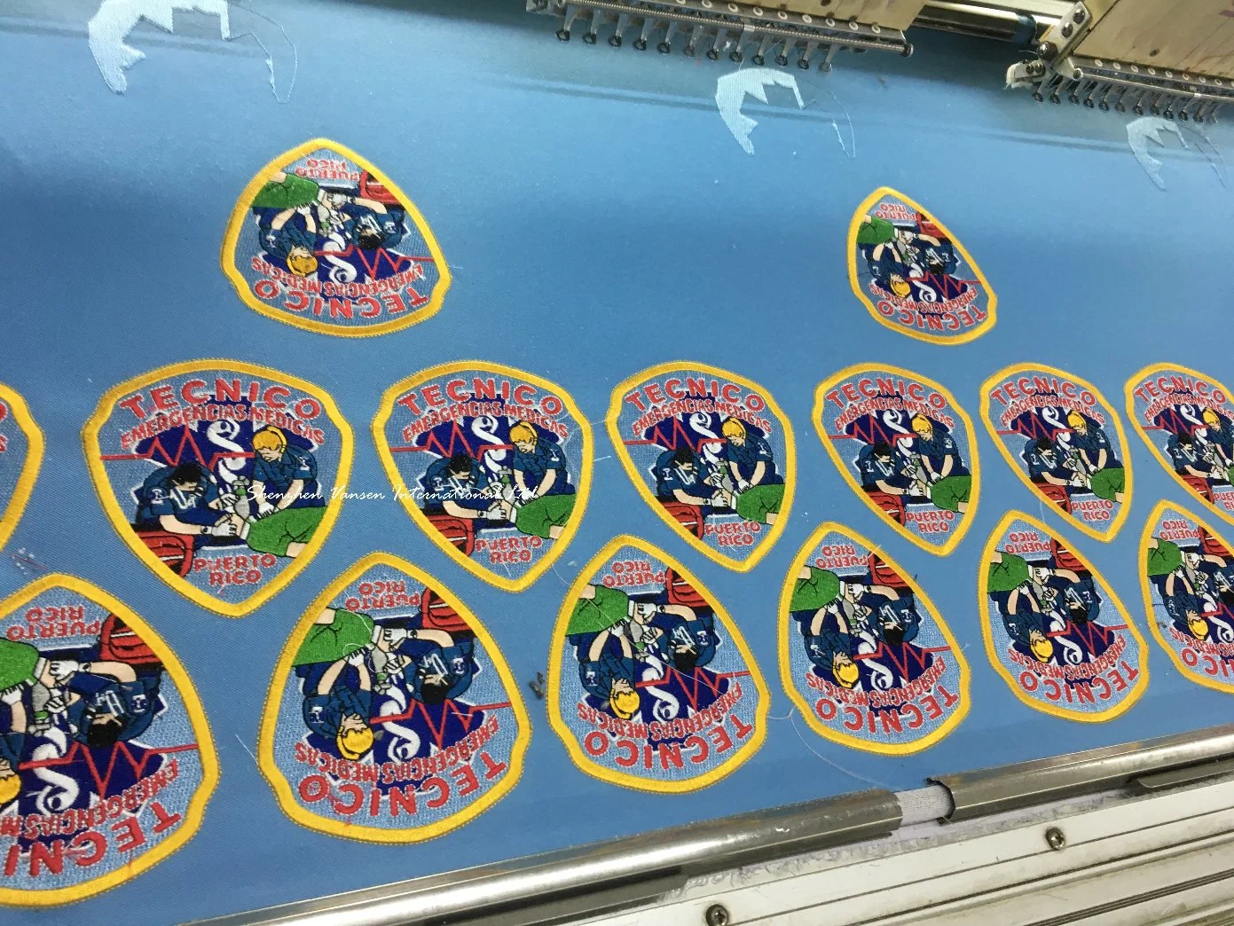 Custom Top-Quality Iron-on Embroidery Patch/Emblem in 11 Colors