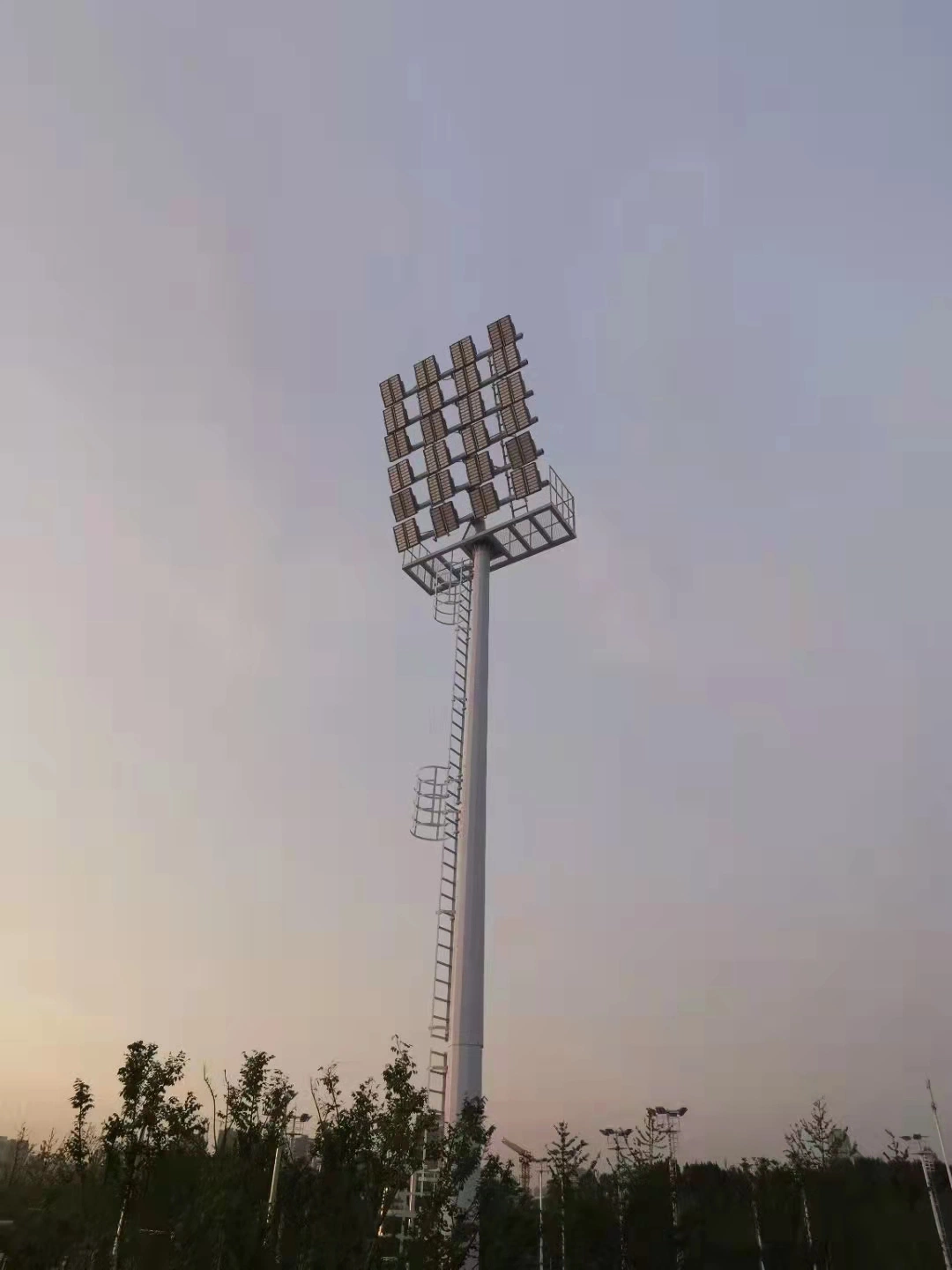 Kundenspezifischer Hochmast-Turm für Beleuchtung der Autobahnumfahrt