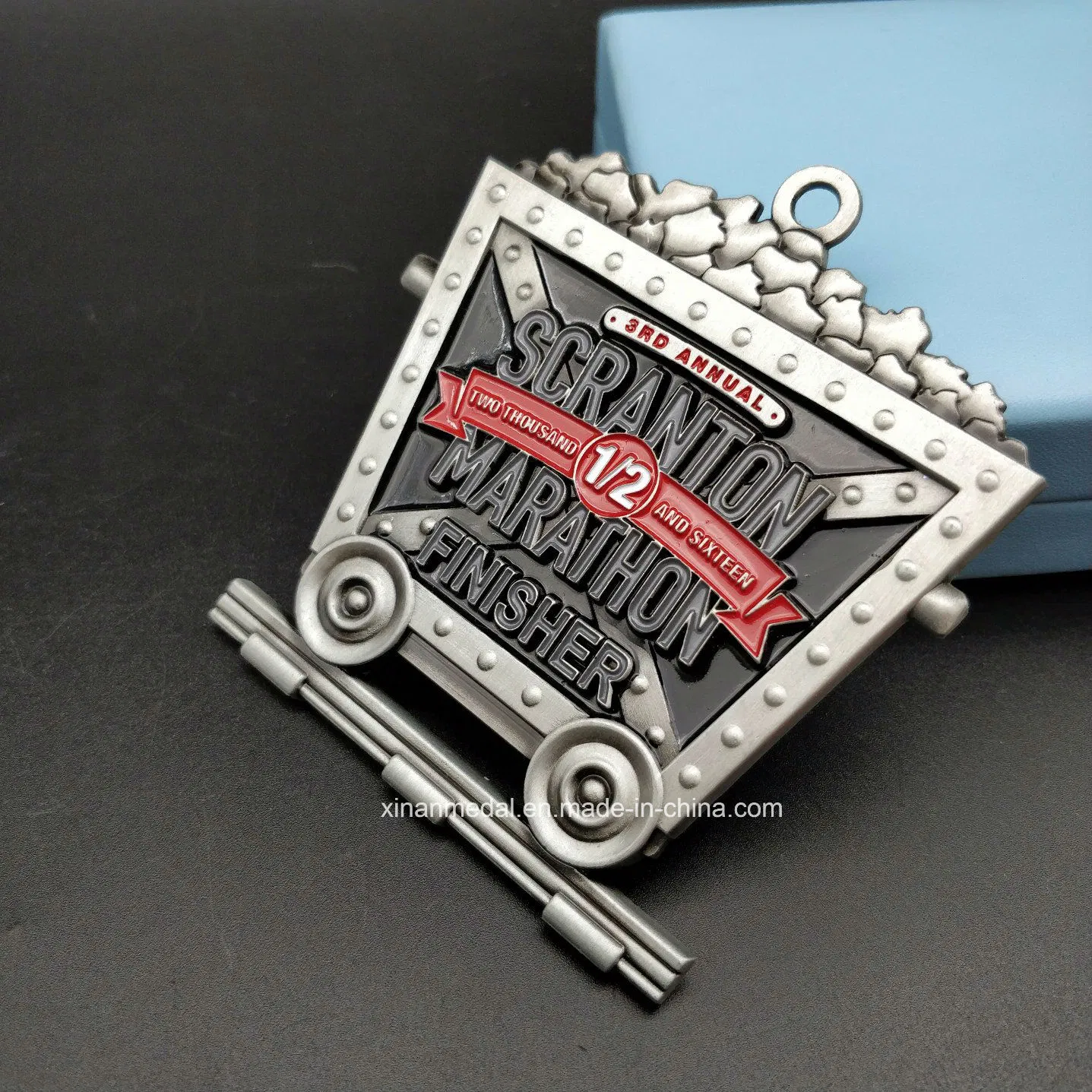 Customized Azinc Alloy Soft Enamel Marathon Medal