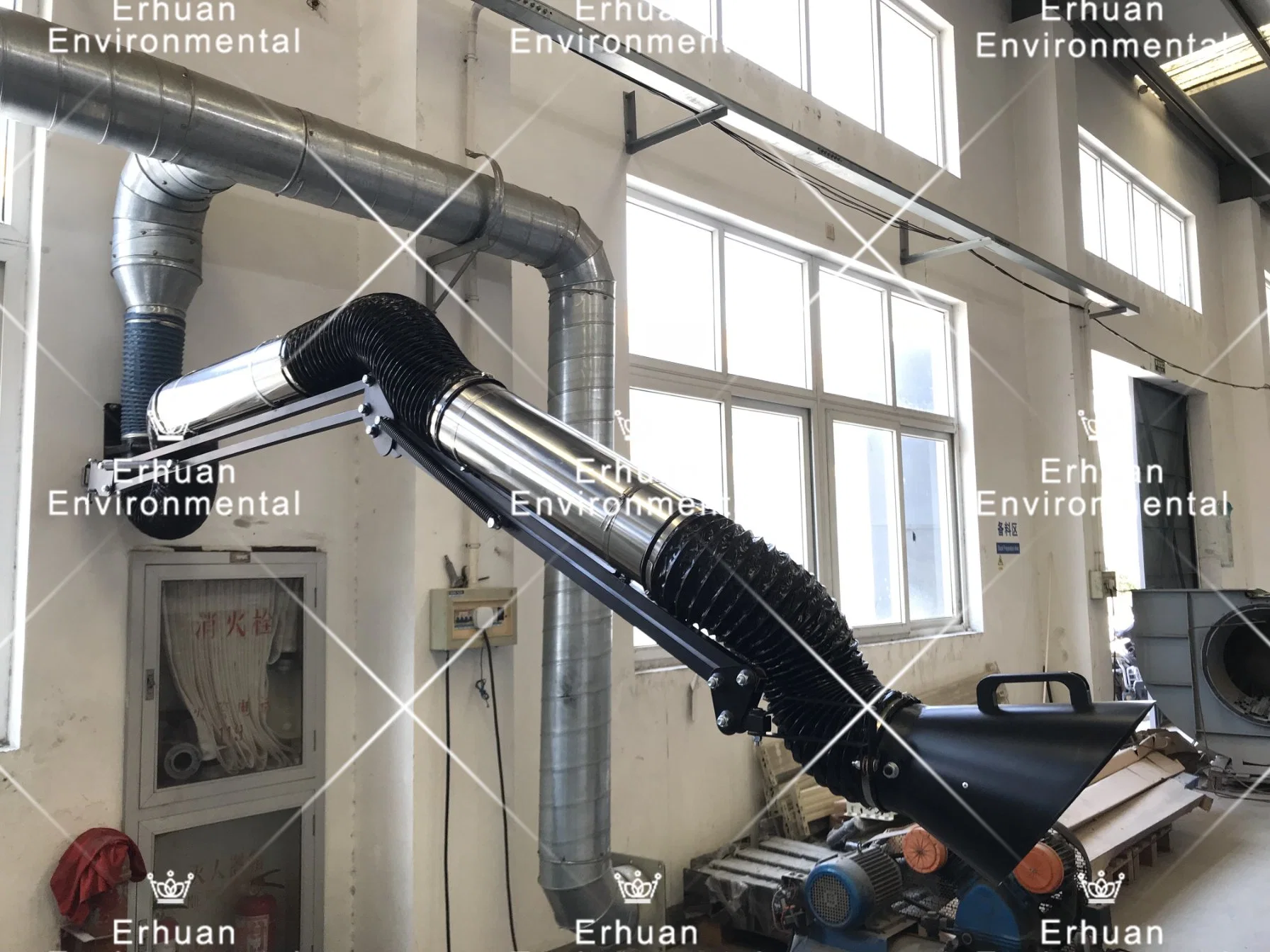 En la pared de los conductos de extracción de humos de tipo de armas para el sistema de recolección de polvo Exhauster