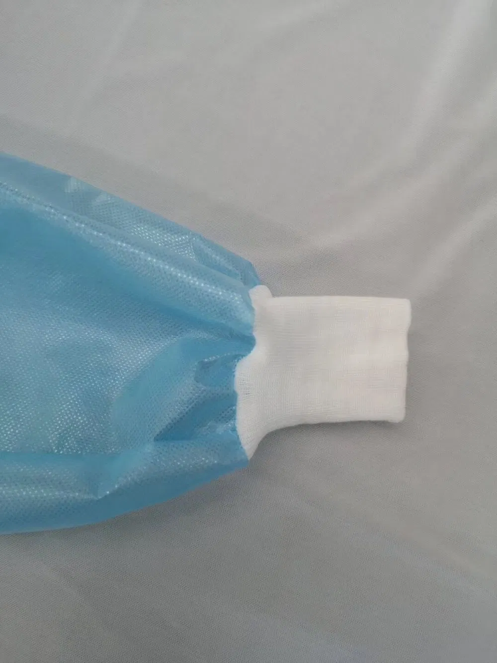 Fumo Best Selling Product Disposable Waterproof Blue CPE Material Isolation Gown AAMI Gowns