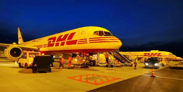 Débito de ar acelerado DHL International Express da China para o Japão