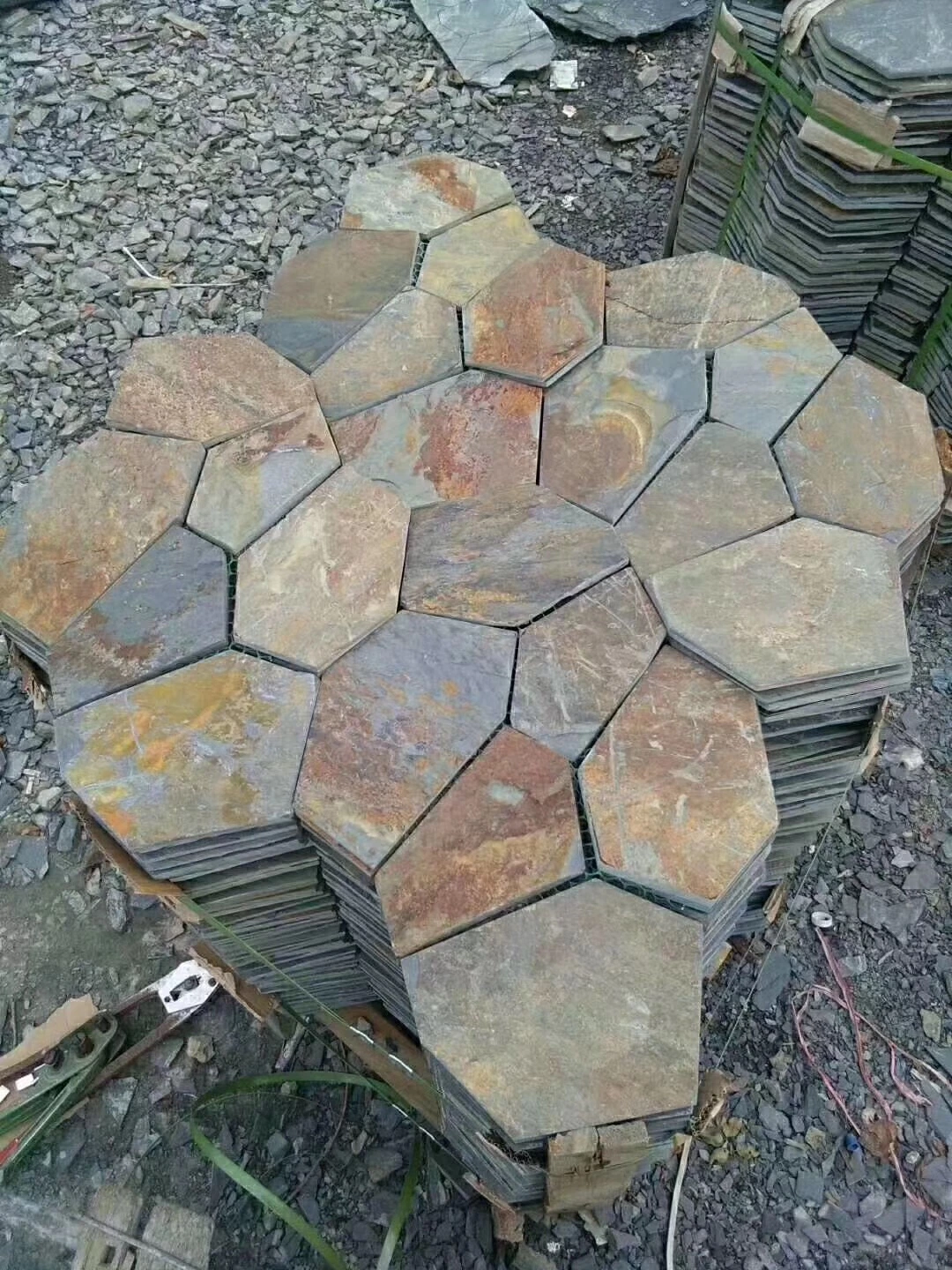 Natural Black/Green/Blue/Yellow/Rusty/White Slate for Roofing/Roof//Flooring/Floor/Wall Cladding/Paving Tile Culture Stone Slate