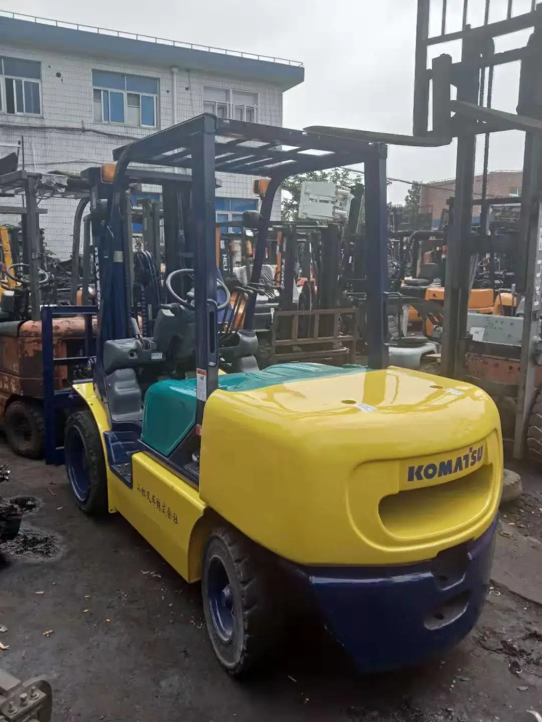 Diesel Forklift Truck Komatsu Used Diesel Engine 3ton Truck Mini Forklifts