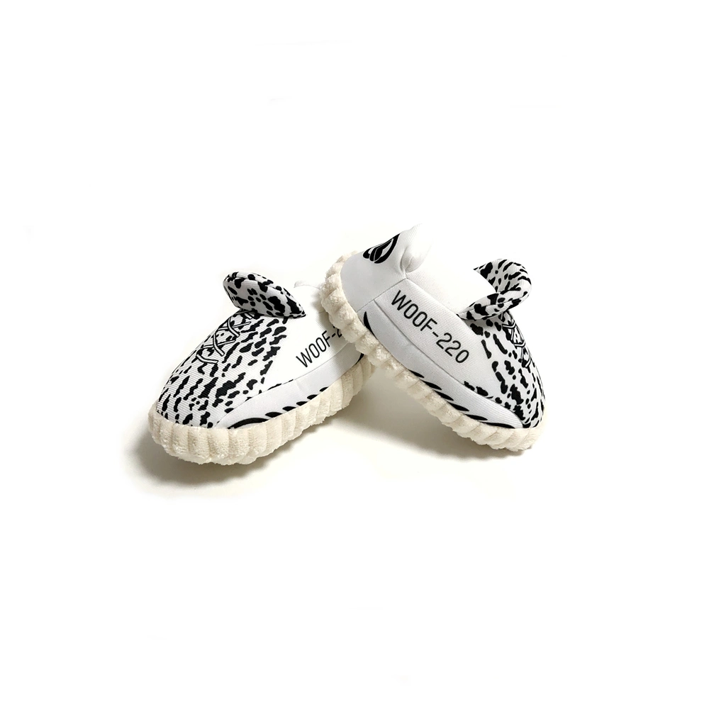 El diseño de zapatillas de peluche Yeezy Peluche personalizado Squeaker dog toys