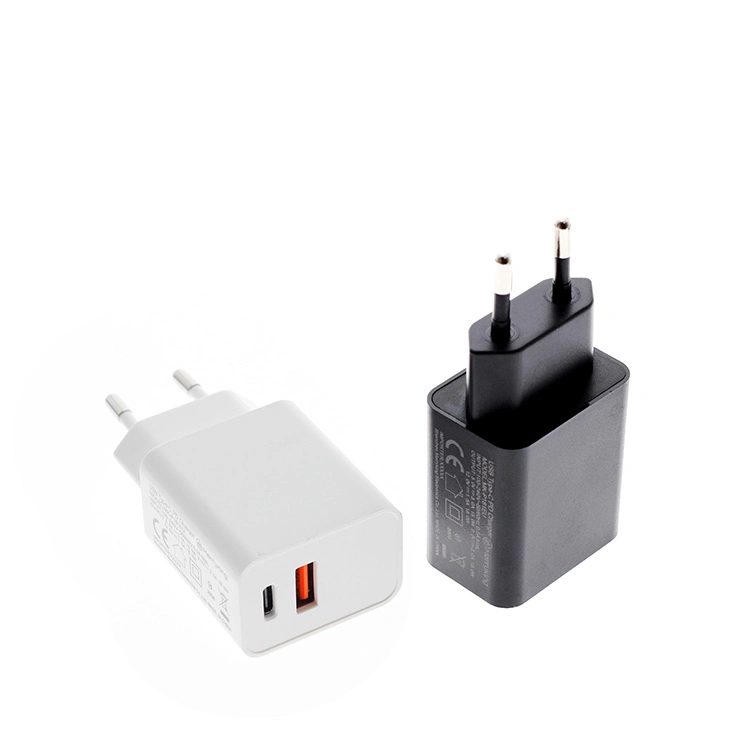 Montaje en pared CE 5V de 2,5 a 5V 3UNA RÁPIDA AC Adaptador de alimentación de CC con USB