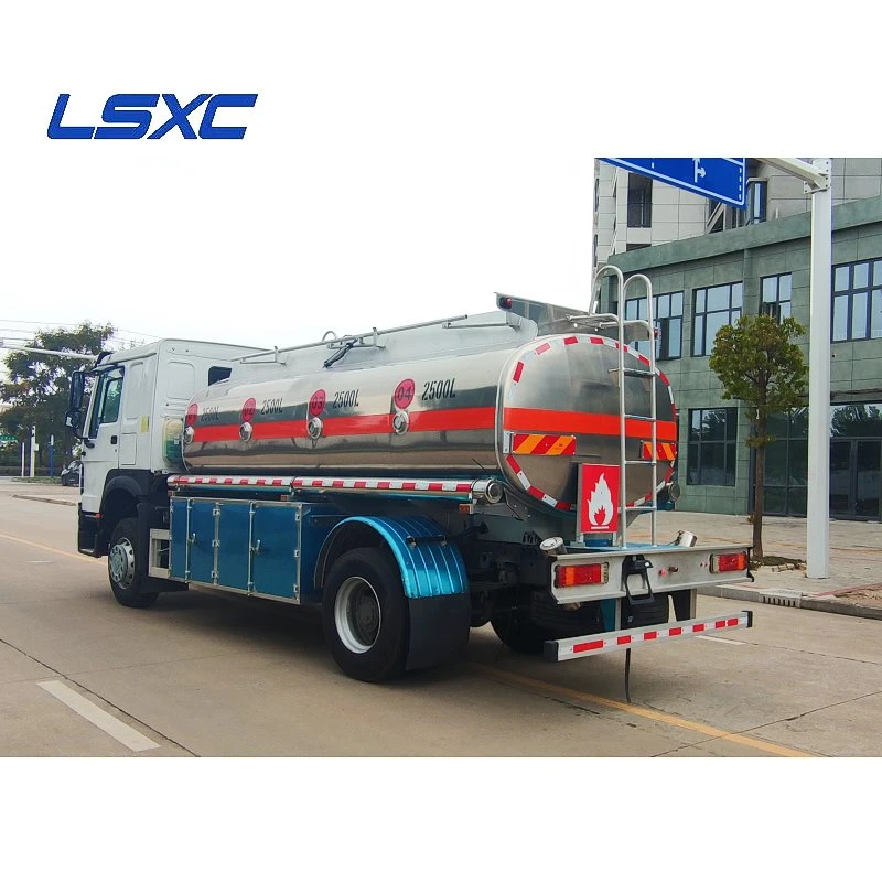 Factory Sale Sinotruk HOWO 4X2 Adr Euro2 Standard Diesel Truck 2500L Fuel Tank Truck