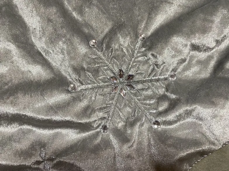 Handmade 120cm Round Luxury Fabric Velvet Snowflake Xmas Christmas Decoration Tree Skirt