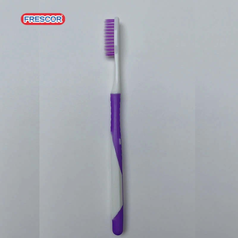 Brosse à dents pour adulte à col flexible et poignée antidérapante