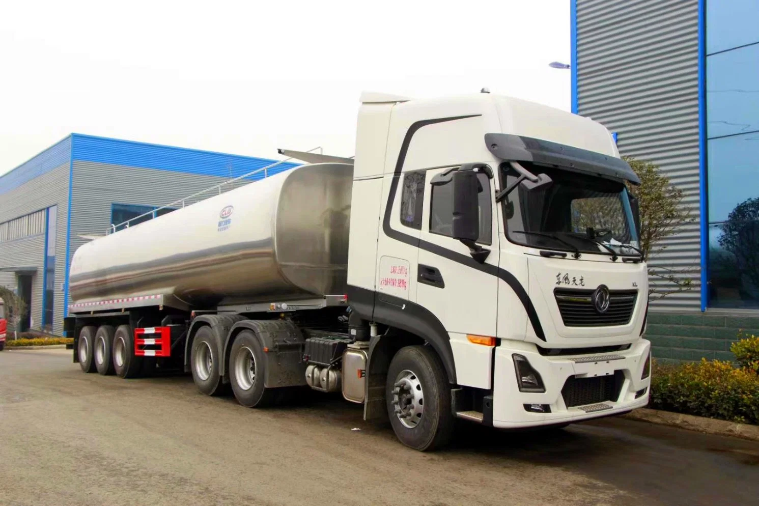 45000 Liters Three Fuwa Axles Oil Fuel Tank Semi Trailer