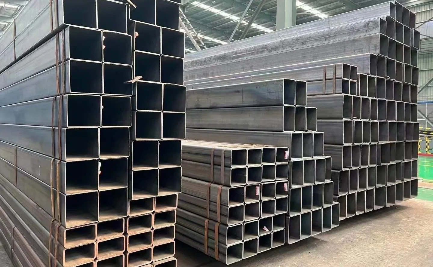 ERW SSAW LSAW Round Square Rectangular Welded Carbon Steel Pipe Tube