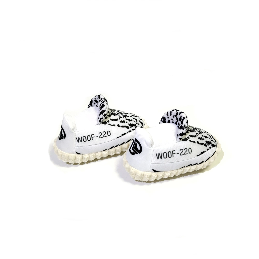 El diseño de zapatillas de peluche Yeezy Peluche personalizado Squeaker dog toys