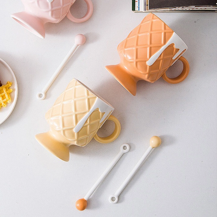 Usine de la vente directe de la glace Mignon s'amuser les enfants de la crème glacée Mups