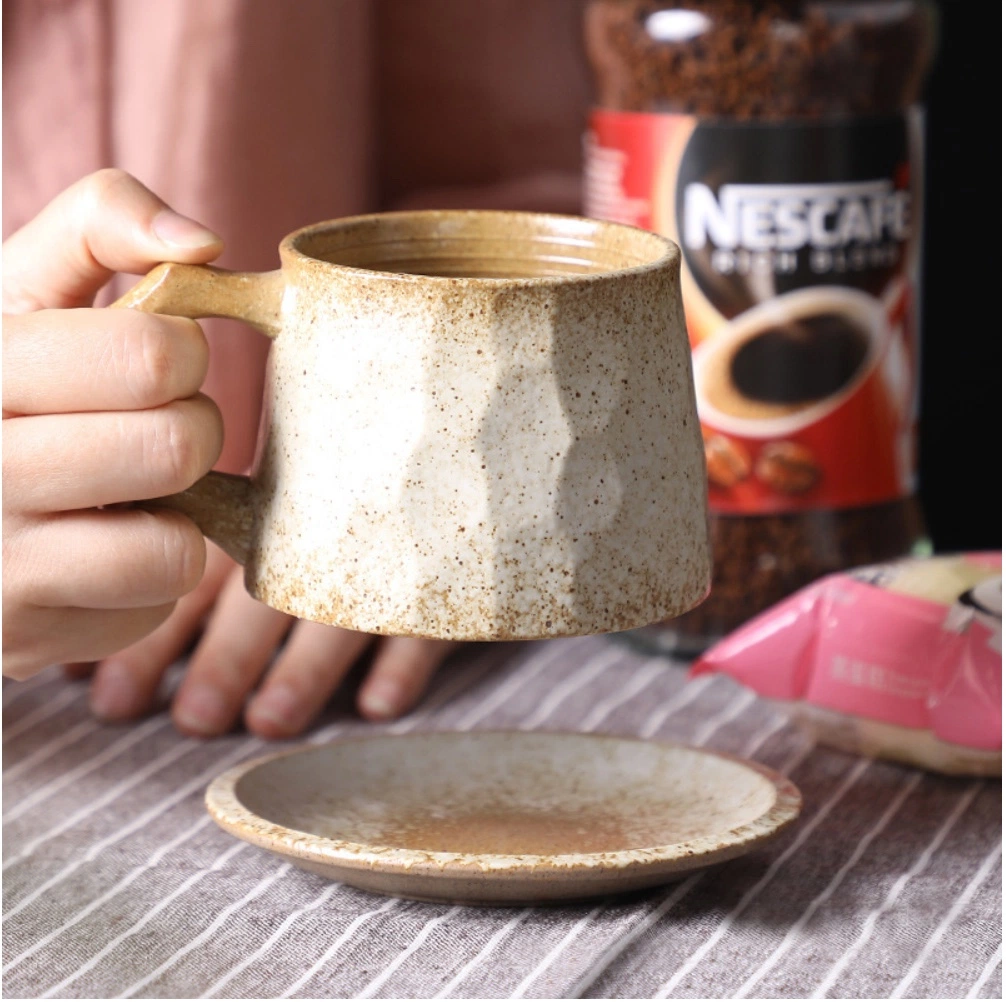 Faible prix coupe moderne avec Coaster Tasse en céramique de glaçure des tasses à café