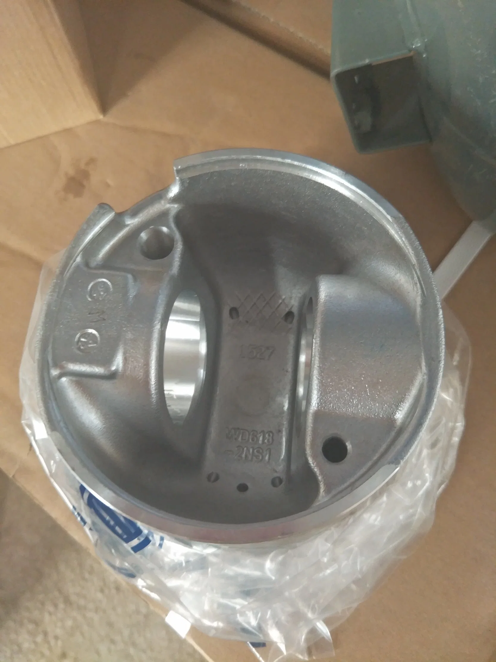 Sinotruk HOWO Engine Part Piston 612600030017