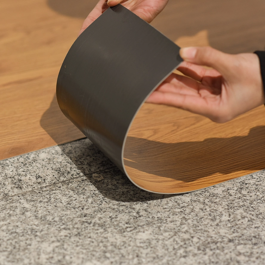 Self Adhesive Floor Spc Vinyl Click Flooring Pisos De Vinilo Laminate Flooring Roll PVC