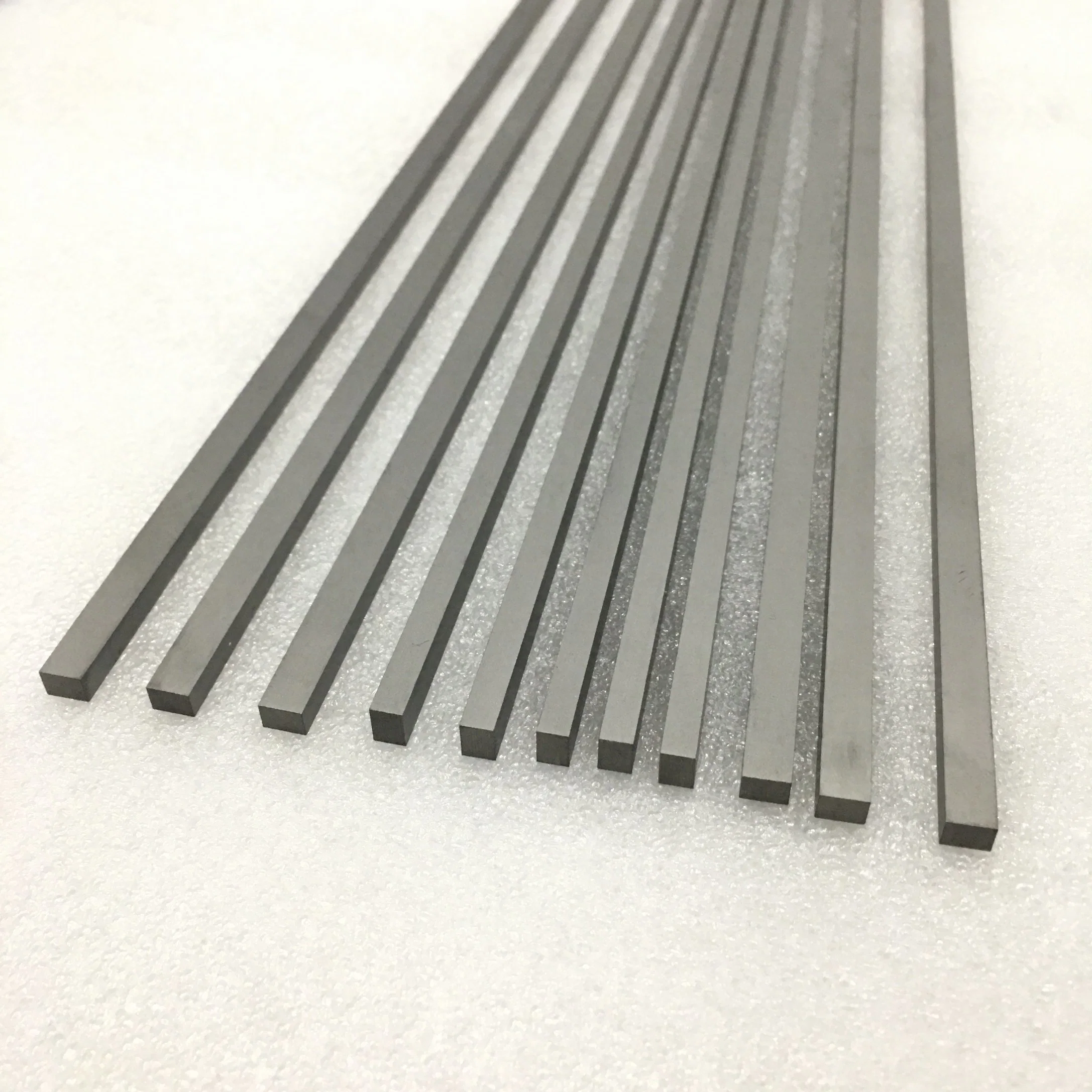 Grad YG6X Dia 3mm * 8mm * 330mm ausgezeichnete abrasive Beständigkeit Hartmetall-Quadrat Bar