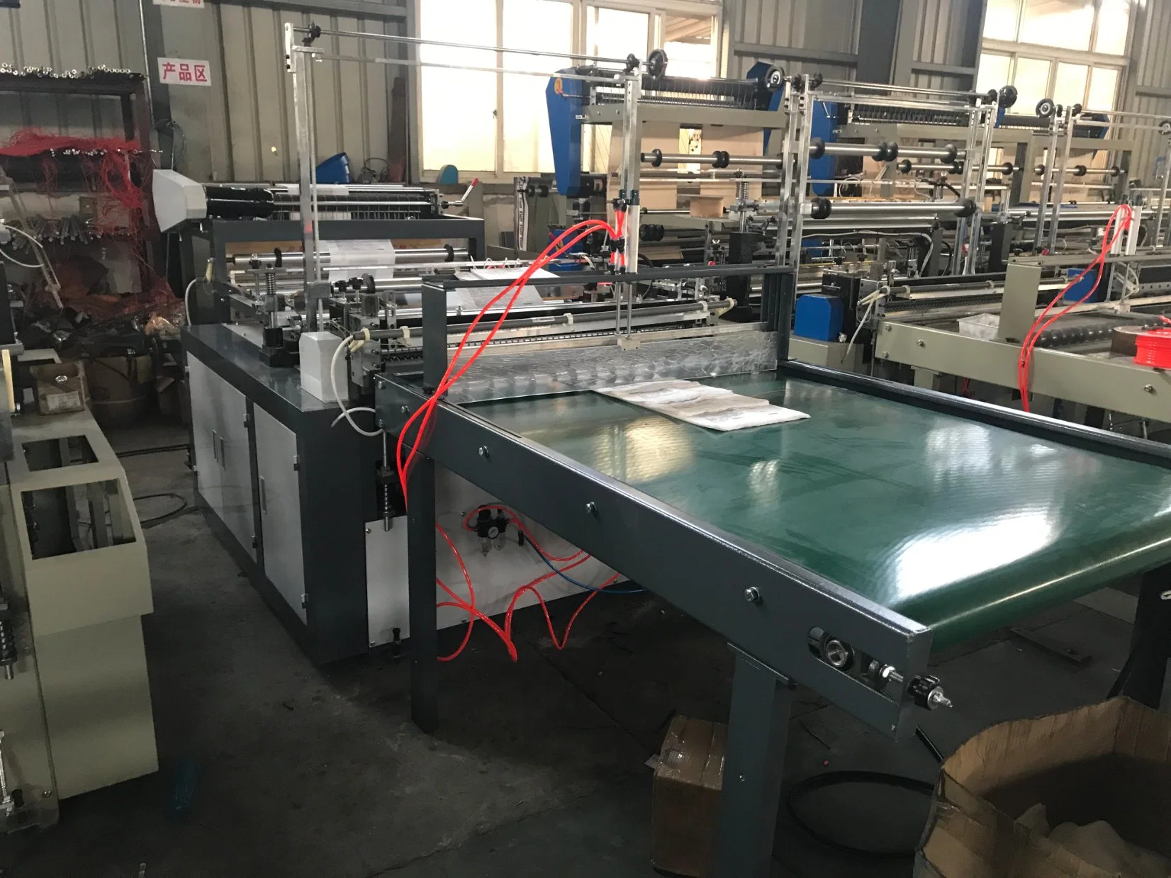 High Speed Computer Plastic T-Shirt Bag Making Machine for Packaging