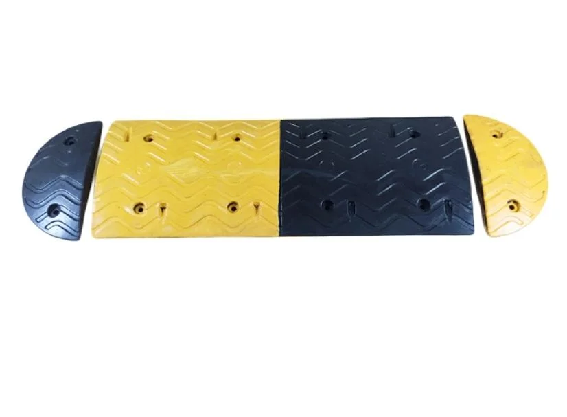 Yellow/Black Rubber Speed Bump for Heavy Duty Road Traffic Safety