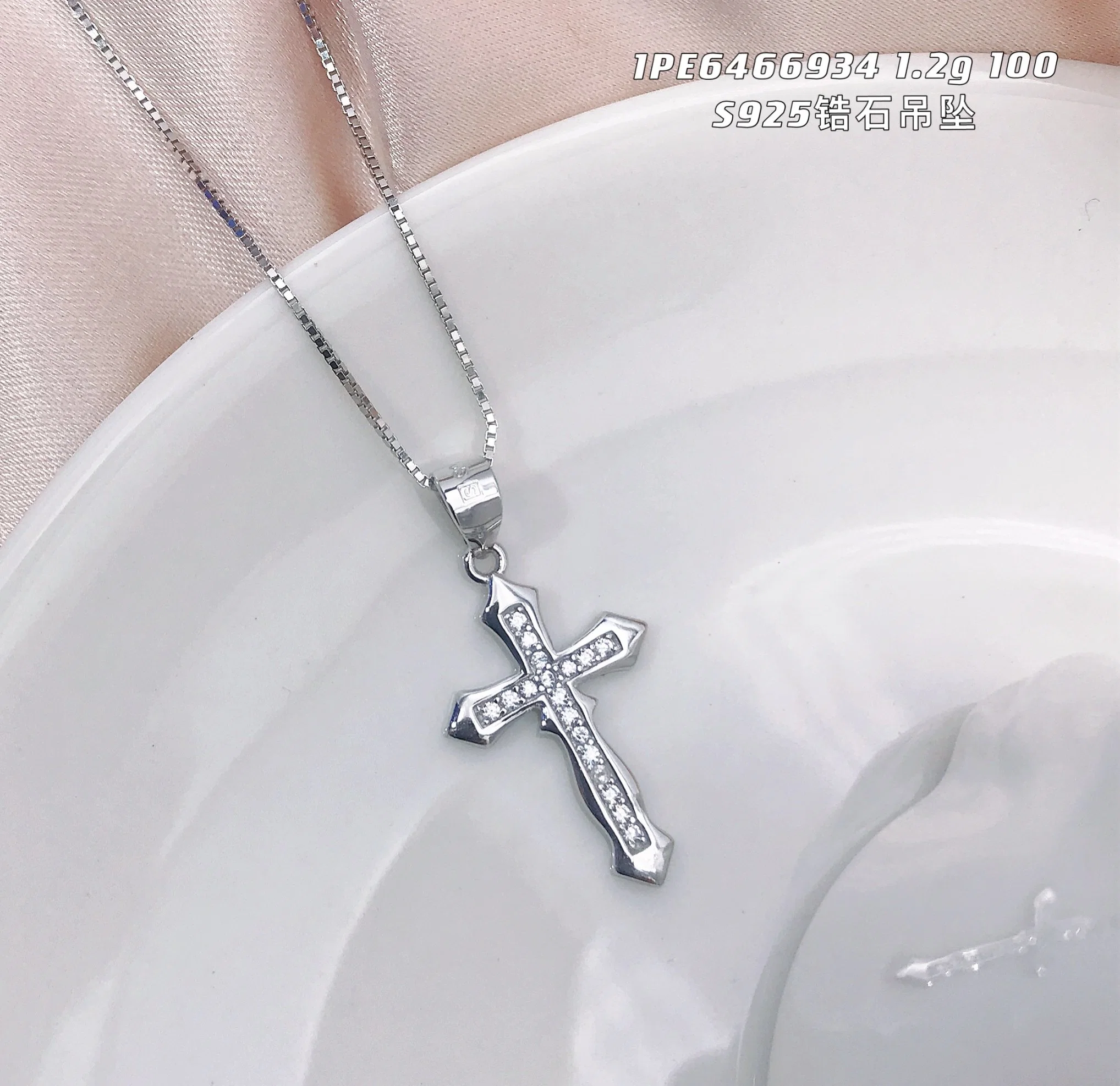 OEM Custom Fashion 925 Silver Jewelry White Stone Luxury Popular Wholesale/Supplier High quality/High cost performance Light Weight Religious CZ Cross Pendant