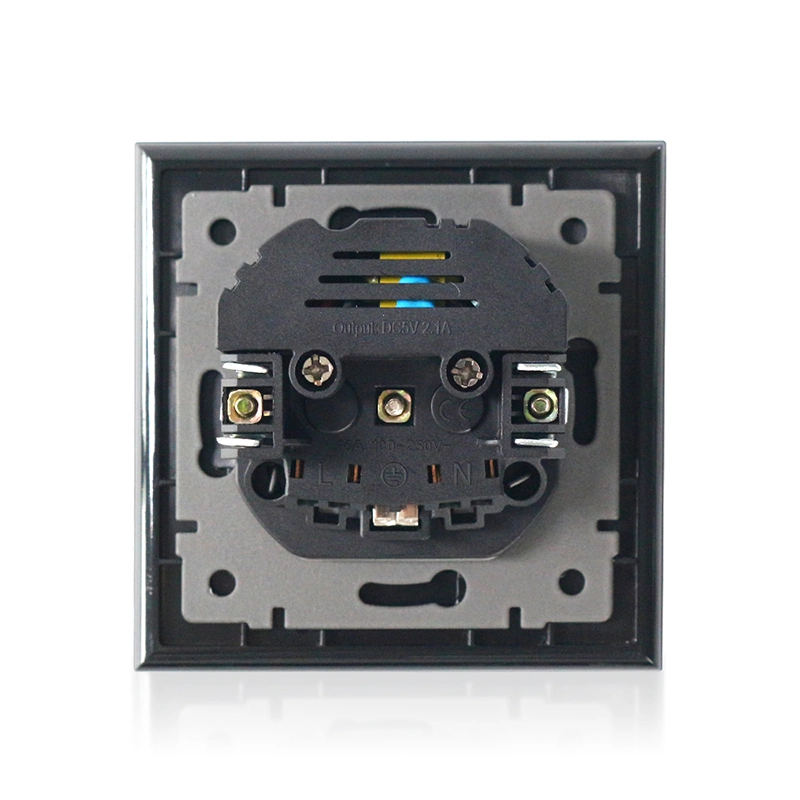 250V 16A Germany Socket with USB Type-a Type-C 2p+E Socket