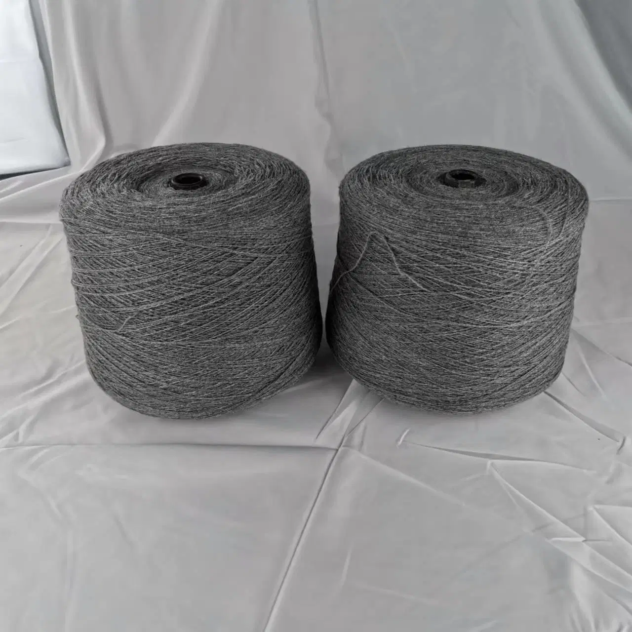 Acrylic Wool Blend Bulk Yarn 24nm/2 with 15% Wool and 85% Acrylic