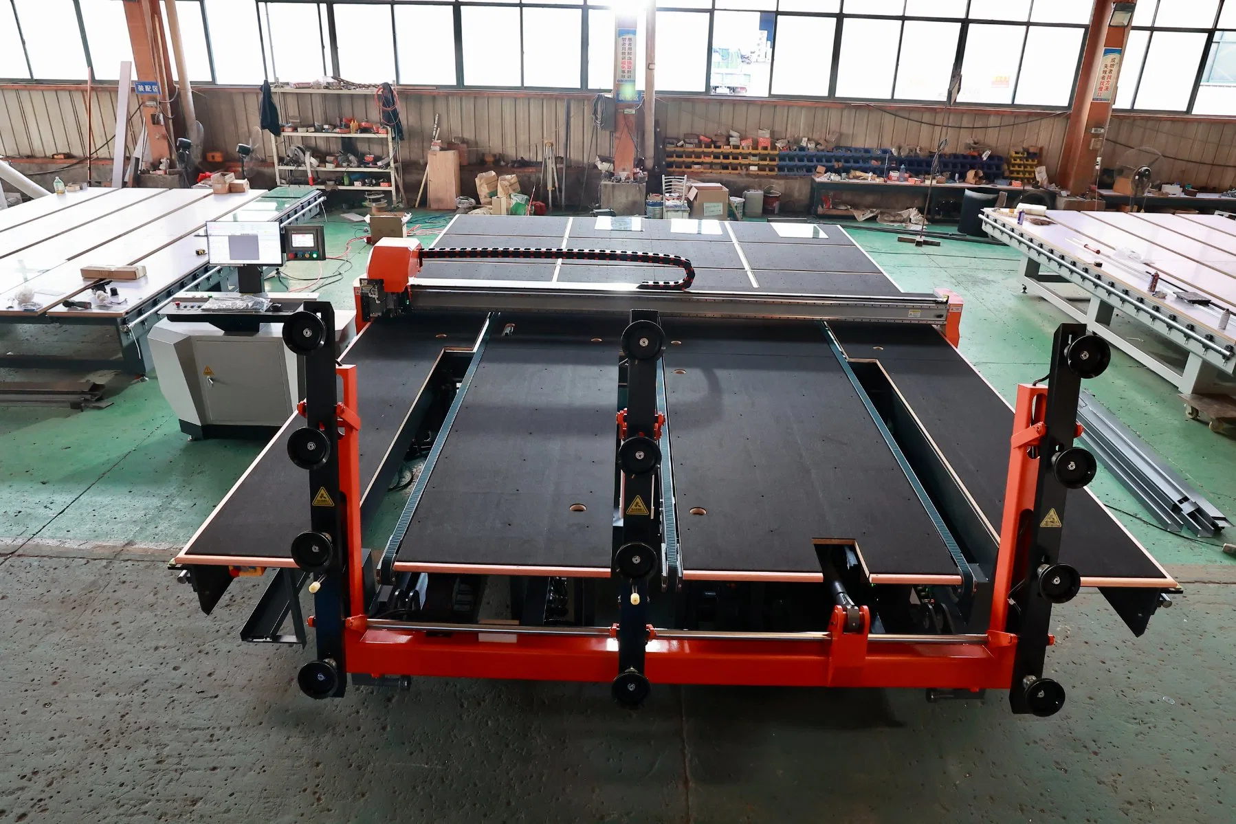 China 2023 Hocheffizienz-automatische All in One CNC-Glasscheibe Stein Belastung Schneiden Breaking Table Maschine Laminiert Gehärtetem Hersteller