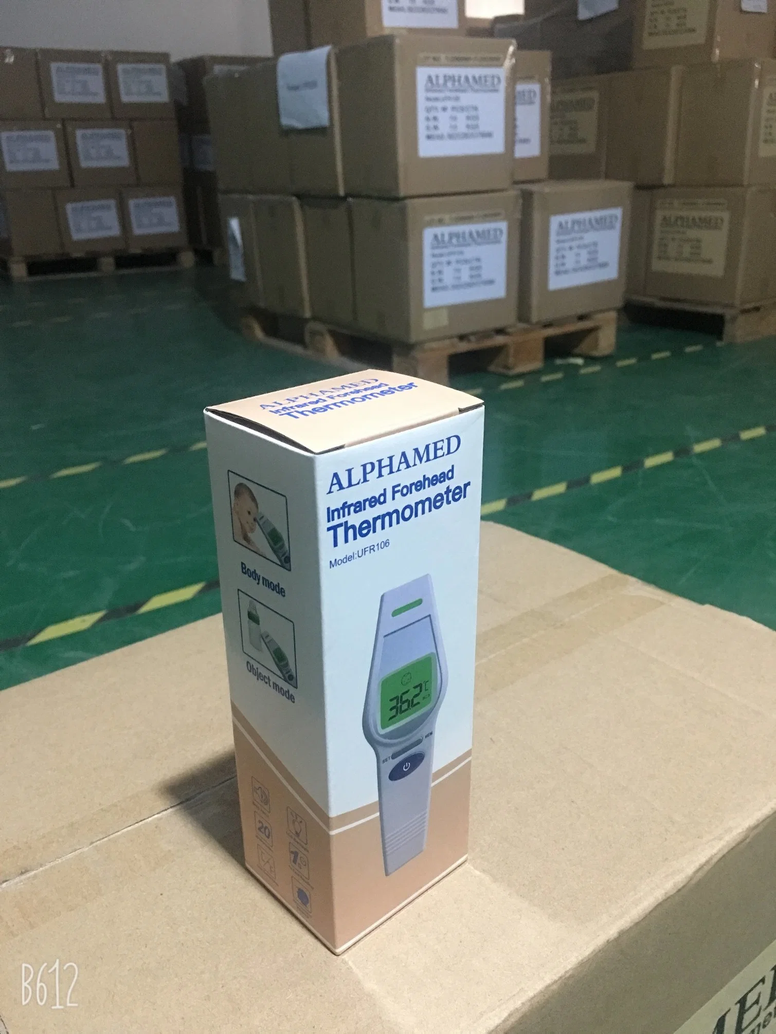 New Design Non Contact Infrared Baby Thermometre Digital Multifunction Forehead Thermometer Hygrometer with Great Price