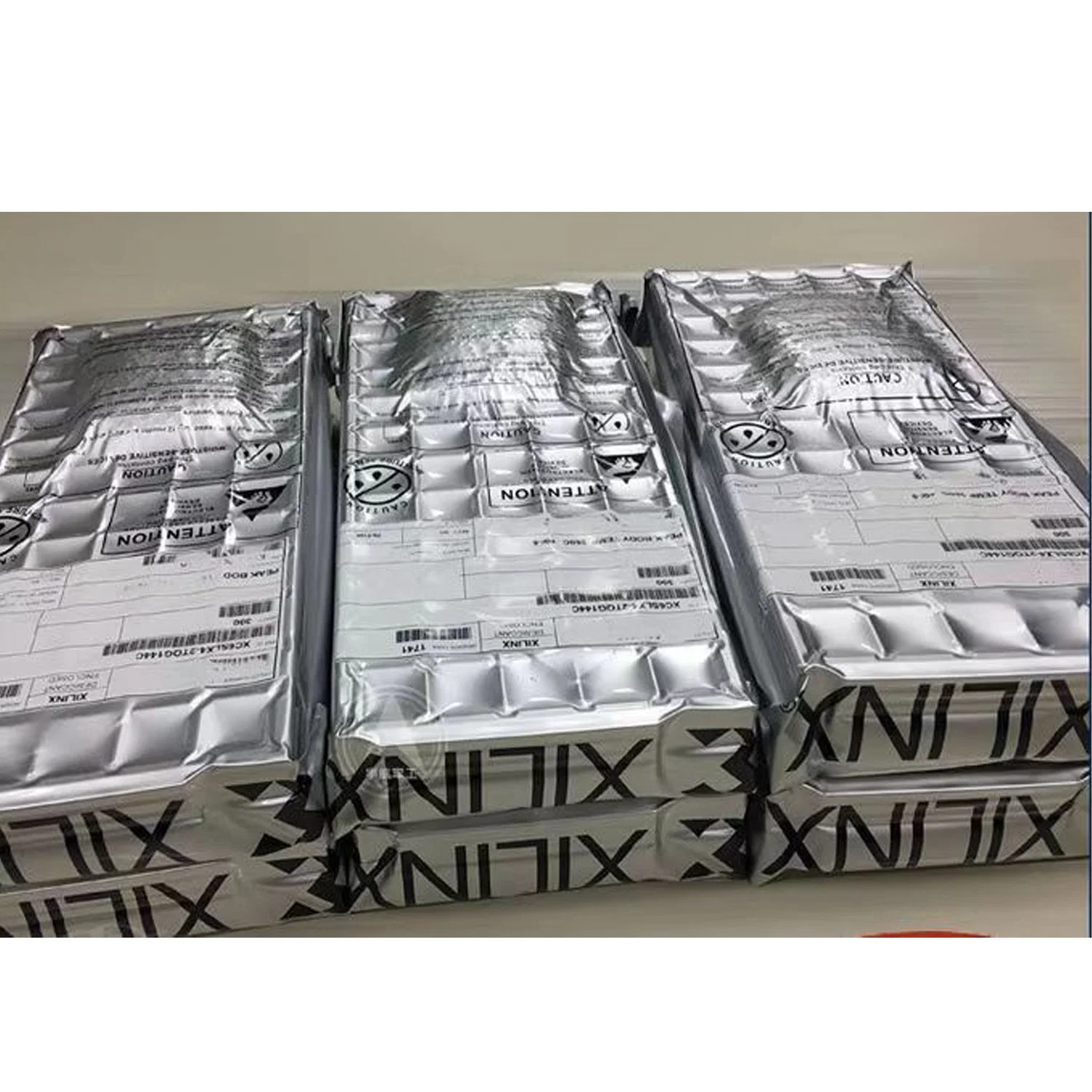 Xc7z020-1clg484I4493 New Original Electronic Components Integrated Circuits Xilinx Epga Any Bom We Can Supply