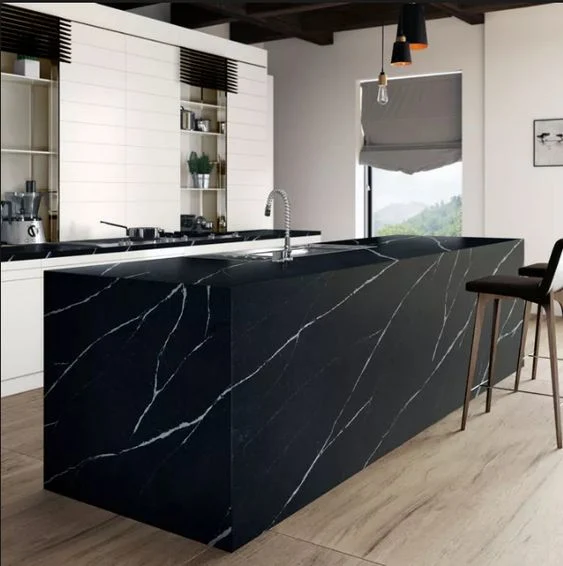 Quartz artificielle de la pierre pour l'île de comptoir de cuisine avec plateau de table Taille personnalisée