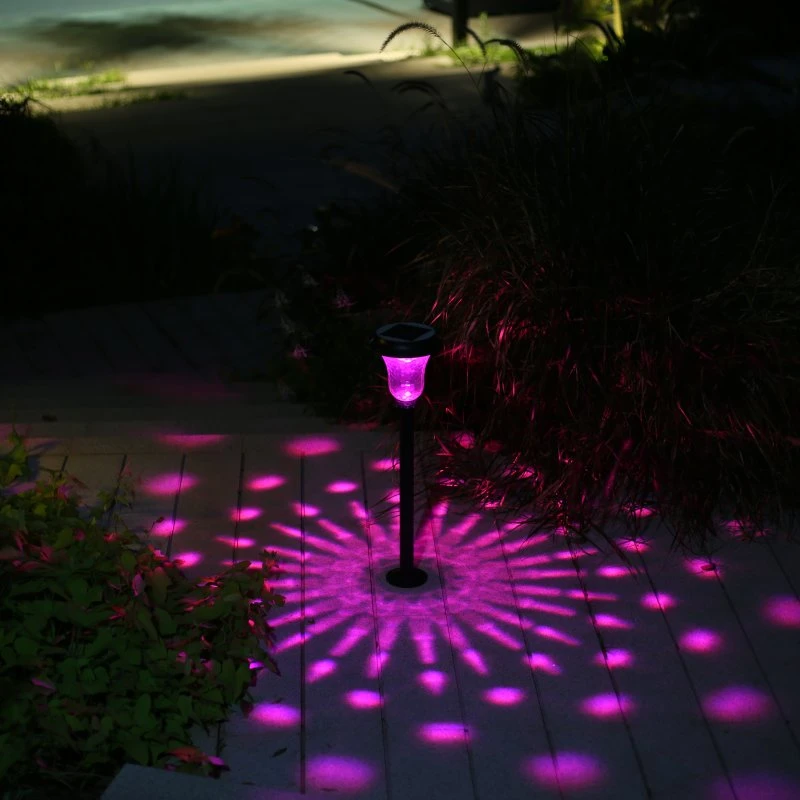 Un estilo moderno césped decorativo de la luz solar lámpara de paisaje ahuecada LED Exterior reflectores solares resistentes al agua de la decoración de jardín