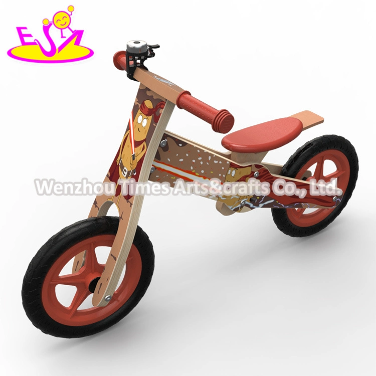 Vélo à peluche en bois rouge au design original pour enfants W16c265