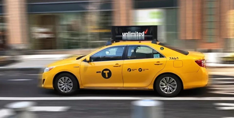 Outdoor Fahrzeug montiert Taxi Top LCD-Display Doppelseite 37,6inch Anzeige Des Ursprünglichen Gestechten Bildschirms