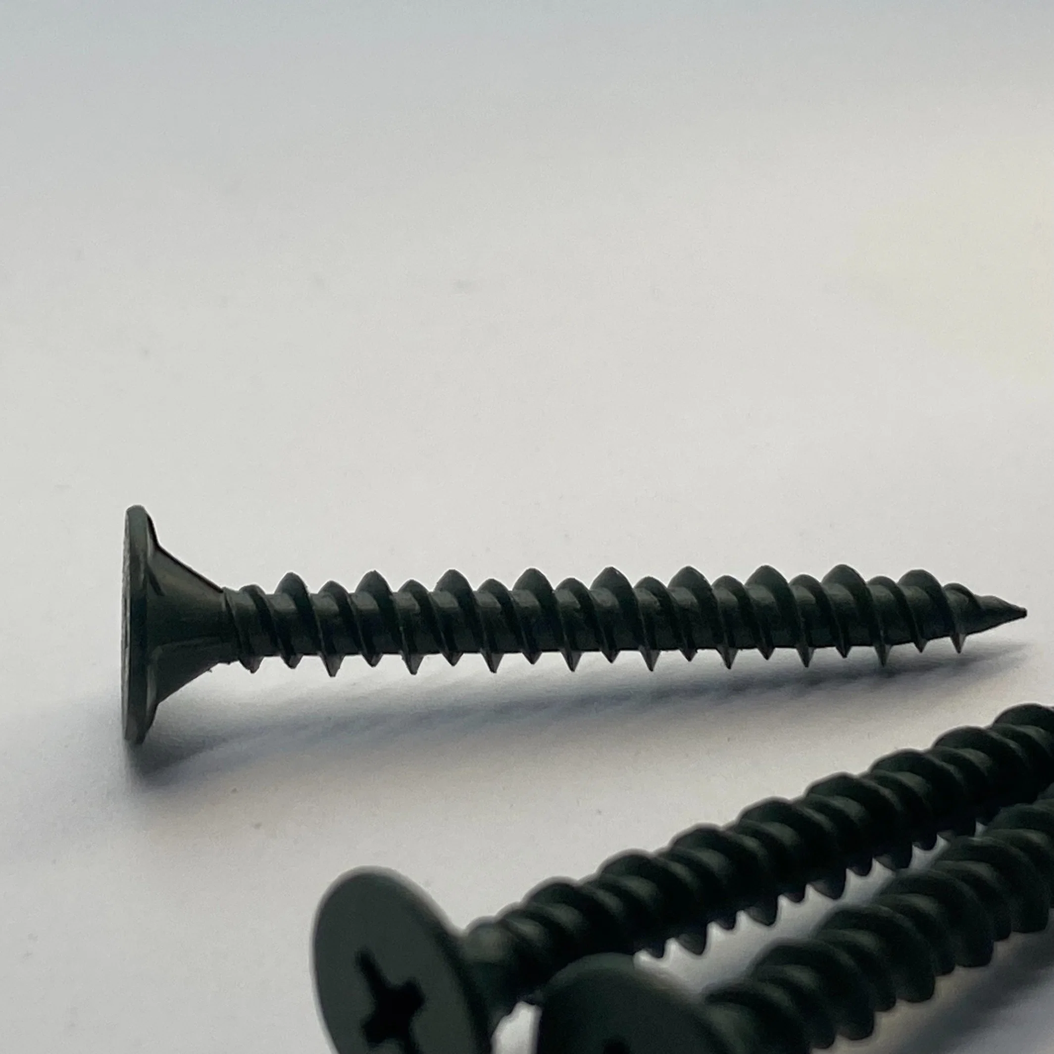 China Factory Customized Size Bugle Head Black Phosphated Zinc Plated Drywall Screws/Tornillos