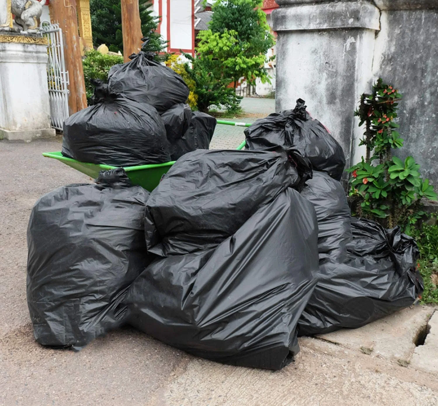 PE virgen de plástico de color negro de gran tamaño extra fuerte mano de embalaje Jardín portador de la basura basura basura de la bolsa de embalaje