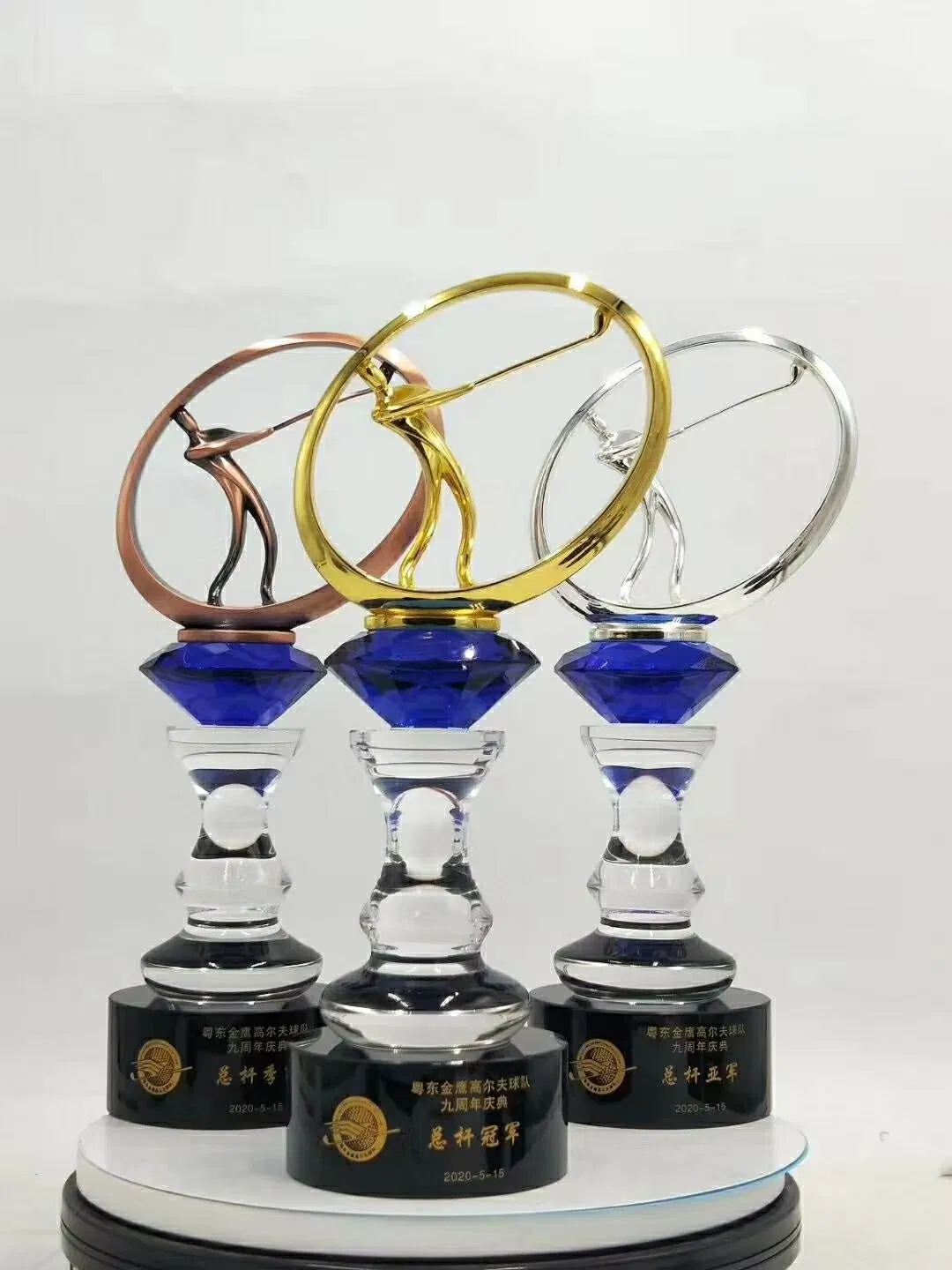 2021 Hochwertiger Promotional Resin Metal Sport Dekoration Weltmeister Auszeichnungen Gold Trophy Cup Souvenir Silber Trophy für Promotion Geschenk