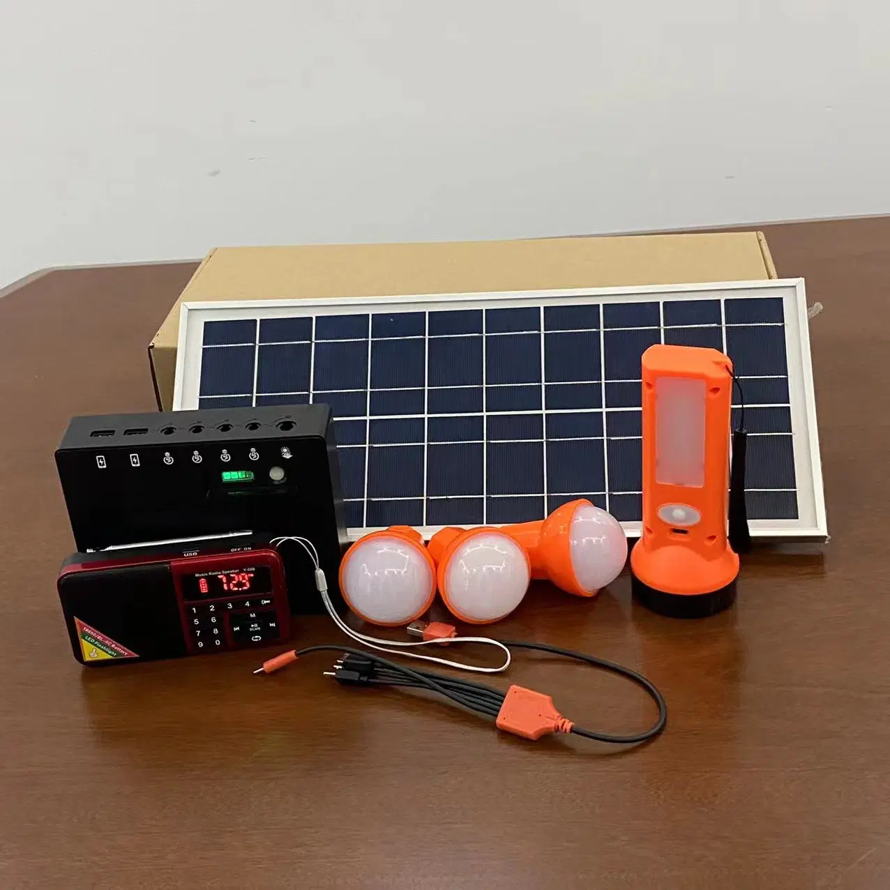 10W Solar Energy System LED Lighting Kit with FM Radio/3PC Bulbs/Mobile Chargers (SC-810)