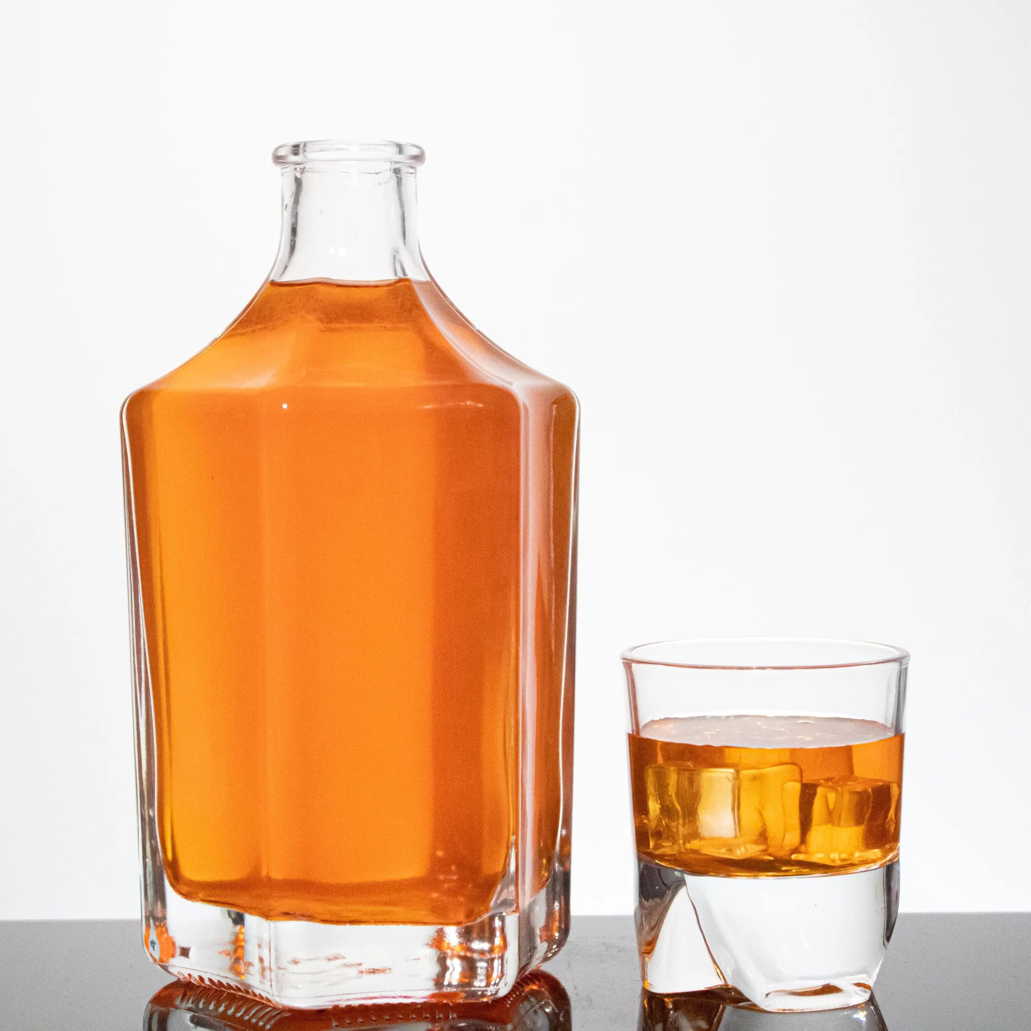 Cristal de Flint alto cuadrado redondo personalizado 50cl 70cl 75cl 1L 1,75L alcohol bebidas bebidas licor botella de vidrio