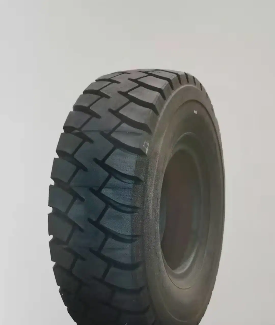 Manufacturer Tubeless Truck and Bus Radial Tire Heavy Truck Tires