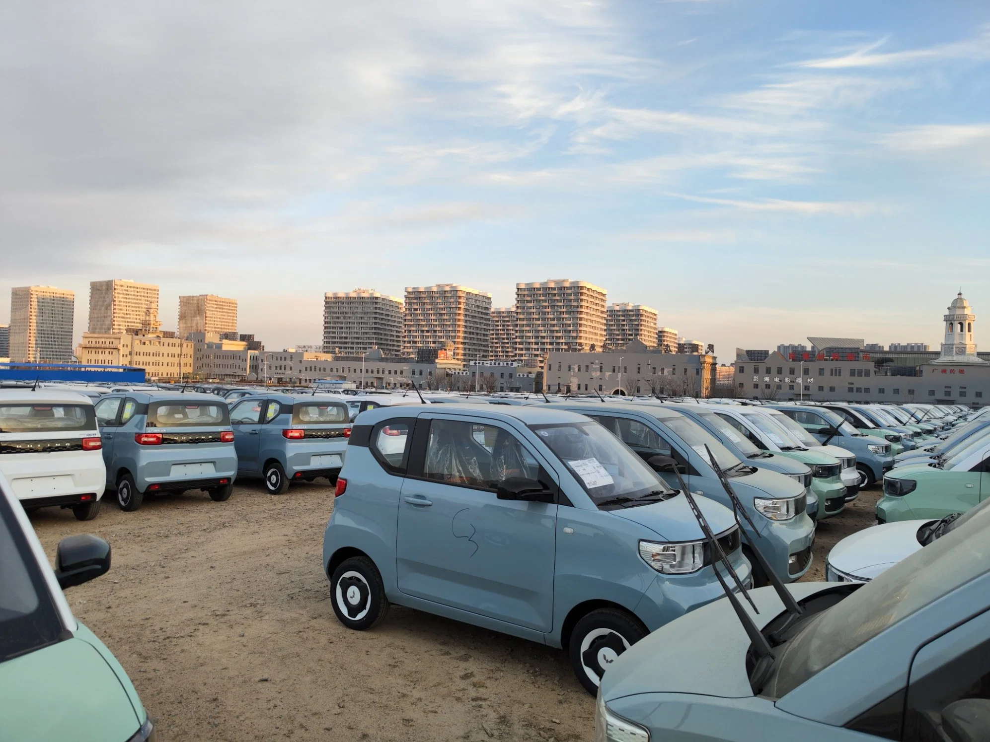 Coches eléctricos Mini compactos calientes para vehículos eléctricos de uso familiar Hongguang Miniev Macaron