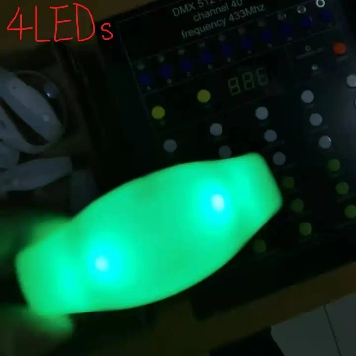 Nouveau produit 4 voyants LED contrôlé à distance de logo personnalisé Bracelet Bracelet, le DMX Voyant de contrôle pour l'événement