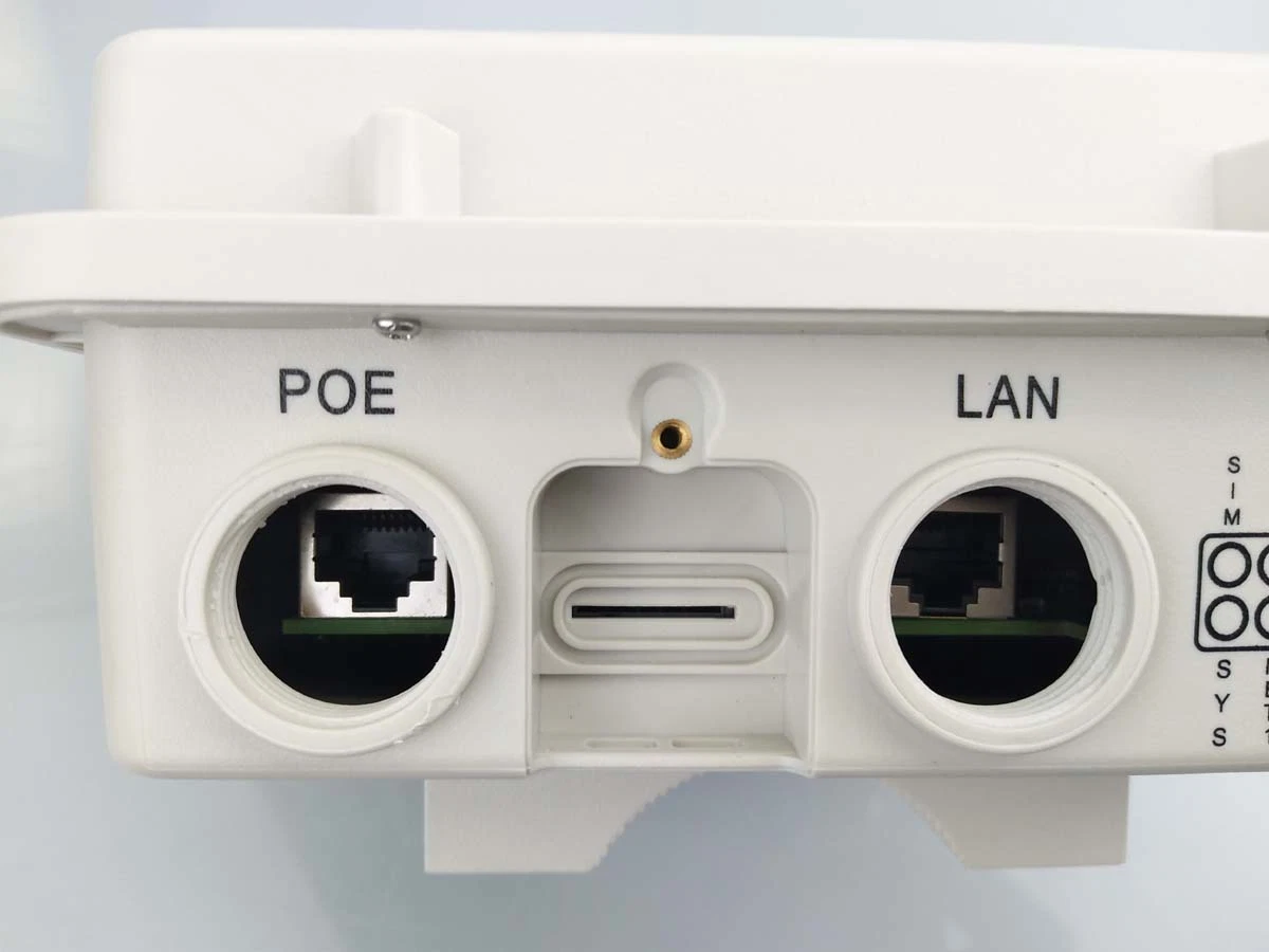 WLAN LTE-Industrierouter für den Außenbereich mit zwei LAN-Ports