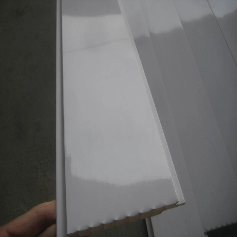 China Impresión de la fábrica Gloss pared plana Junta PVC Panel Faux Plafond PVC blanco de la hoja de techo