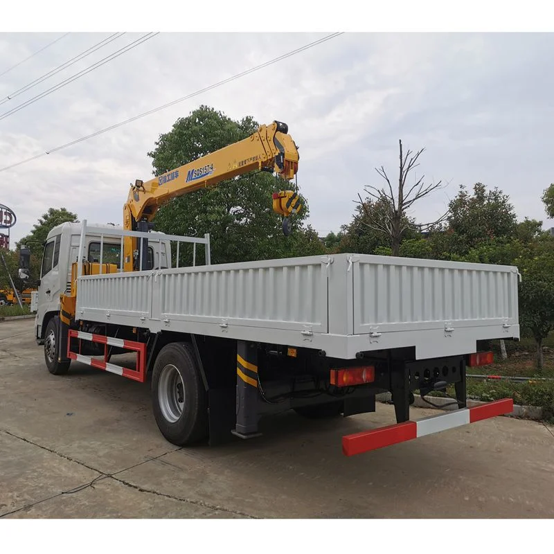 Dongfeng 6,3 toneladas 8toneladas 10toneladas camião com guindaste montado em Camião da bagageira